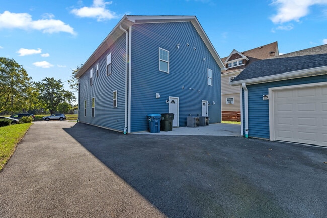 Building Photo - 76 N 4th St