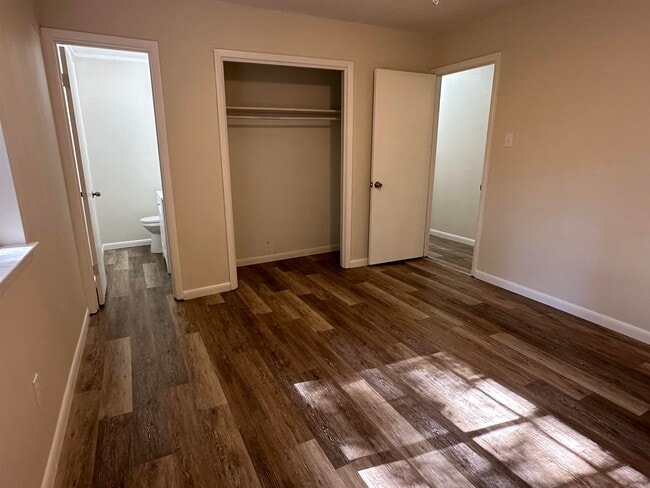 Building Photo - 9615 Comstock Rd