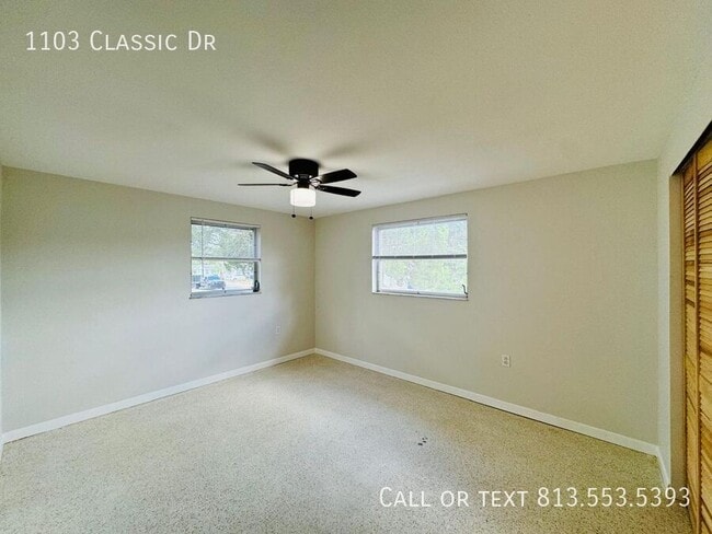 Building Photo - 1103 Classic Dr
