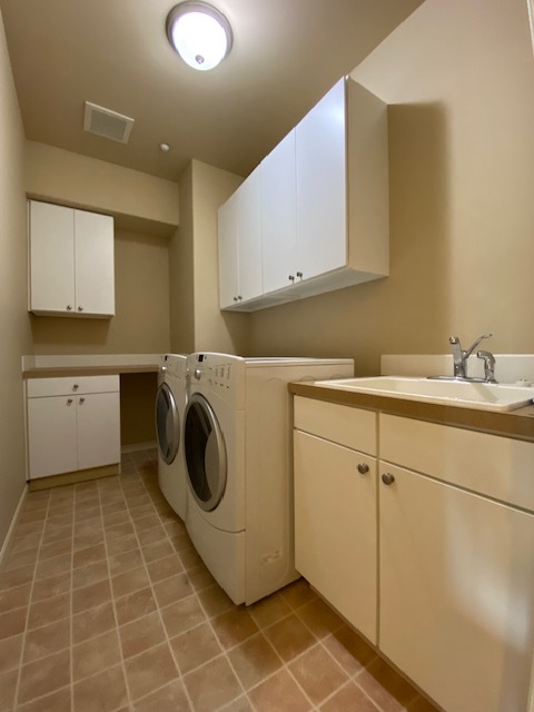 Laundry Room - 2440 S Steele St