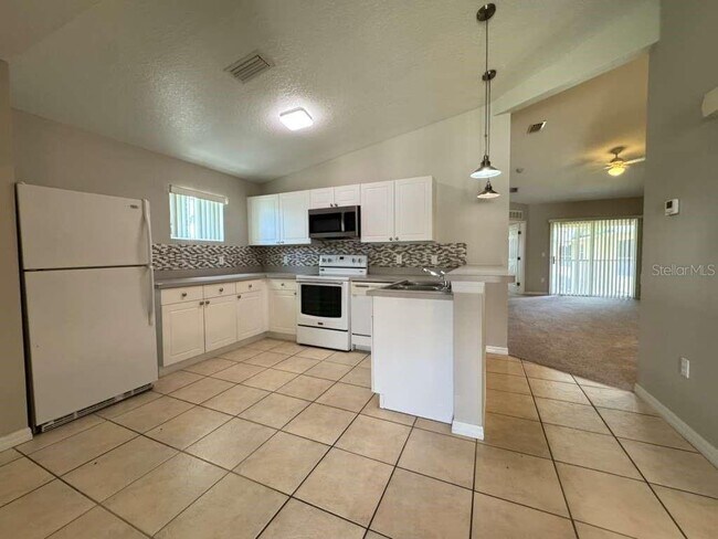 Building Photo - 2866 Club Cortile Cir