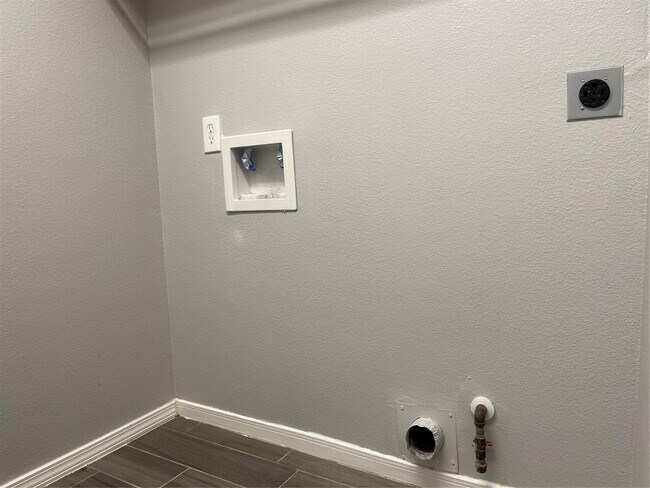 Building Photo - 20803 Lavenderwood Dr