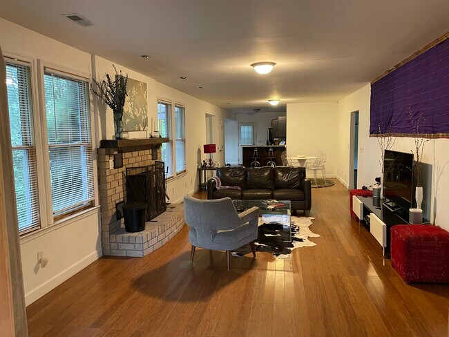 Building Photo - 1123 Bexley St