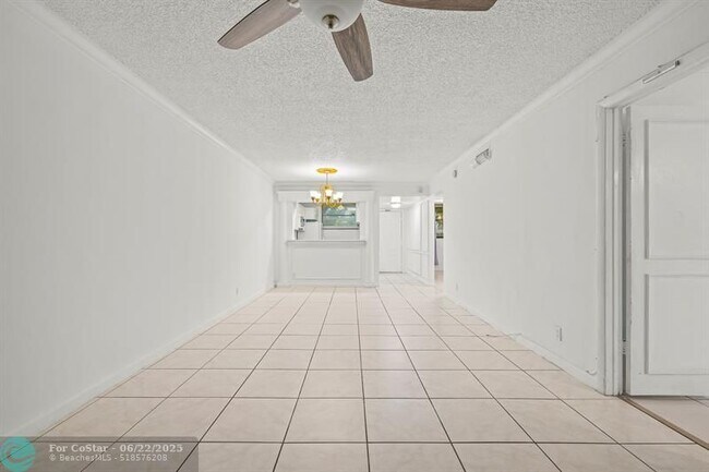 Building Photo - 110 Lake Emerald Dr