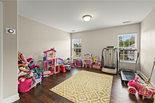 Building Photo - 219 Byron Dr