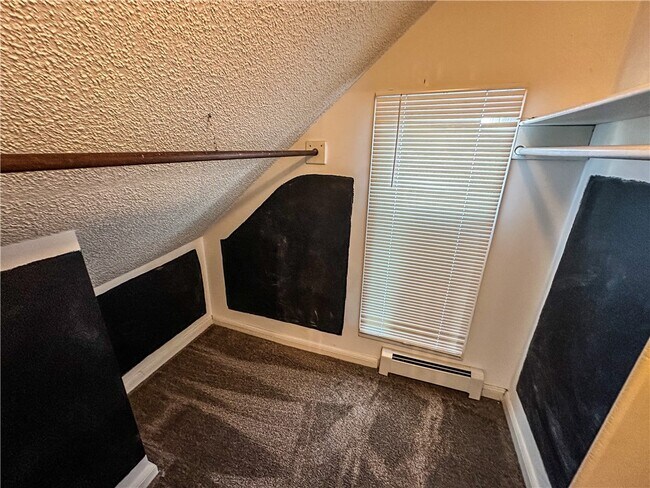 Building Photo - 113 Comfort St