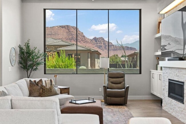 Building Photo - Beautiful 4 Bedroom Home!