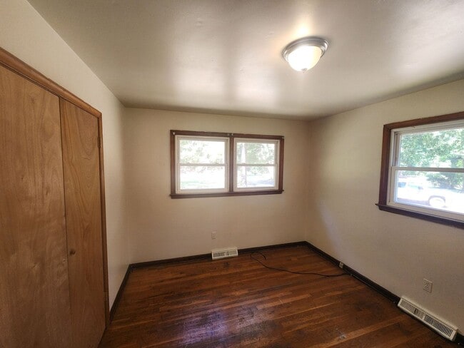 Building Photo - 15713 S Crater Rd