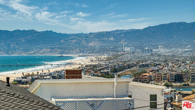 Building Photo - 224 Sunridge St