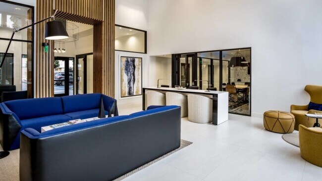 Building Photo - 4250 Glencoe Ave