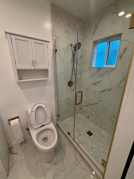 Building Photo - 1144 E Wilson Ave