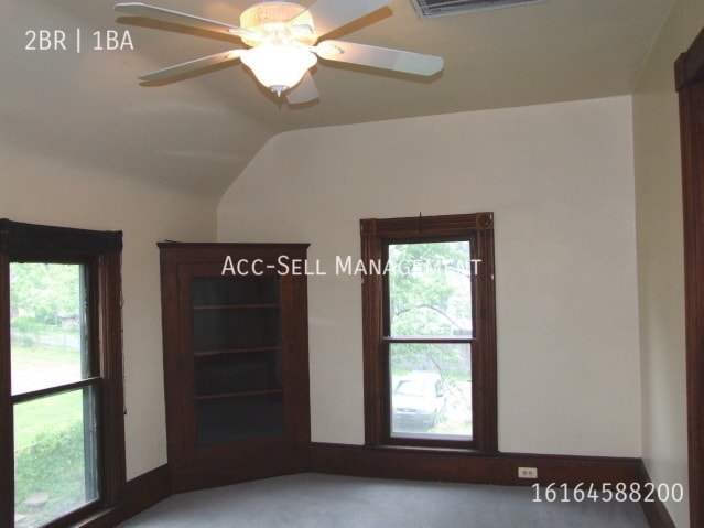 Building Photo - 437 Barnett St NE