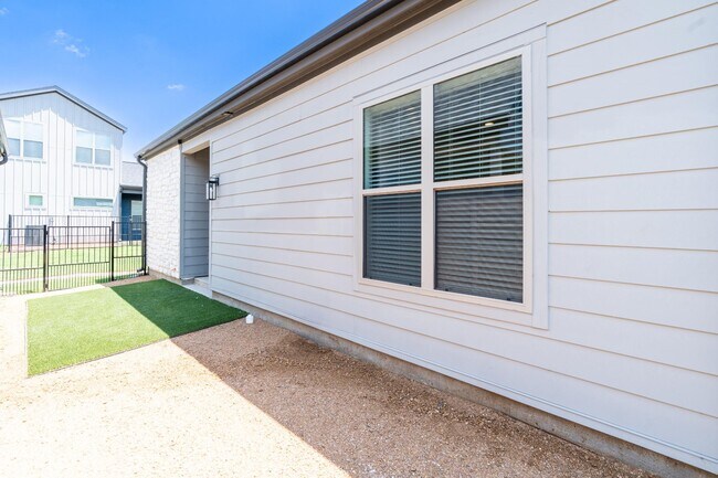 Building Photo - 1522 Soccer Dr