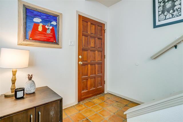 Building Photo - 2710 Douglas Ave