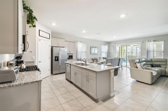 Building Photo - 7704 Oakmoss Loop