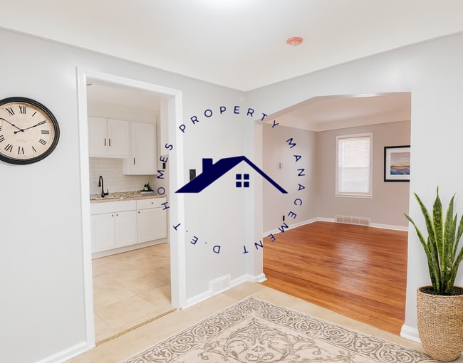 Building Photo - 11081 Lakepointe St