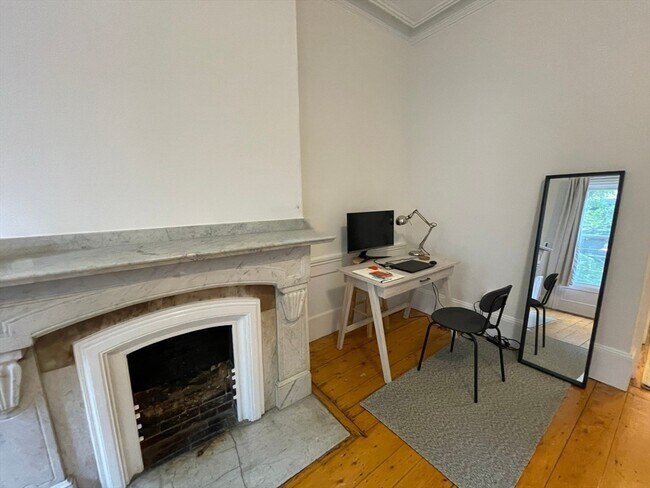 Building Photo - 43 Milford St
