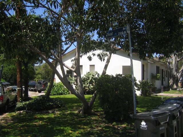Building Photo - 2103 Vine St
