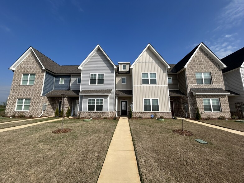 Building Photo - 163 Susan Lynn Dr