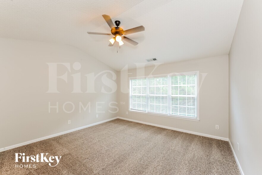 Building Photo - 504 Mullein Trace