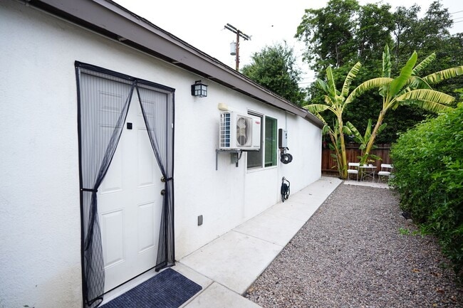 Building Photo - 4773 Sierra St