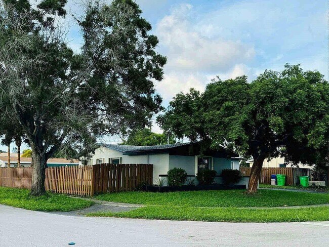 Building Photo - 9171 NW 26th St