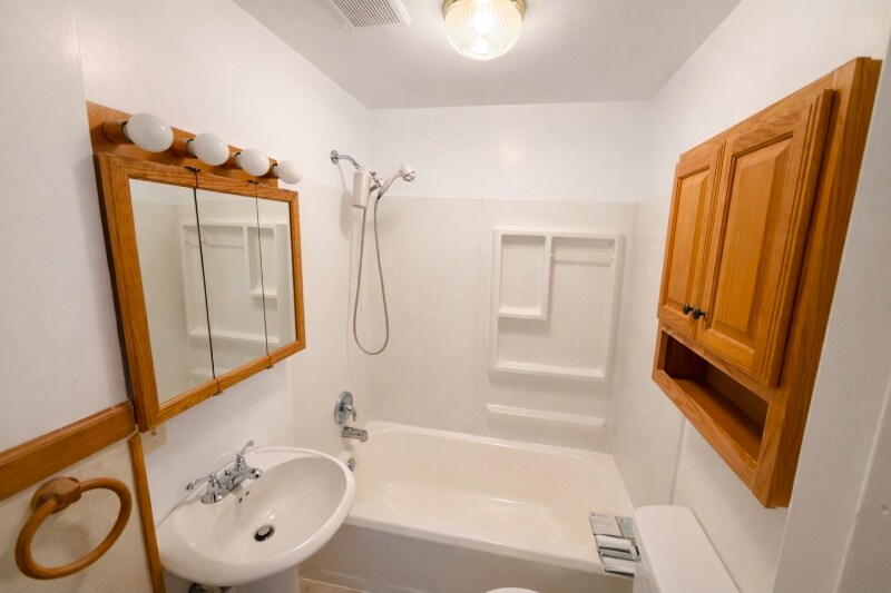 Building Photo - 162 Barney Blvd