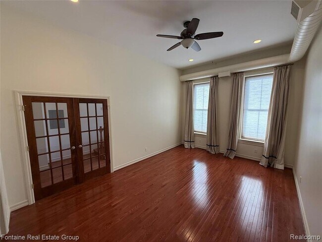 Building Photo - 107 W Grand River Ave