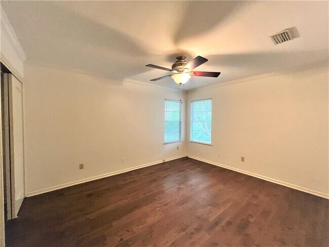 Building Photo - 5011 Finley Dr
