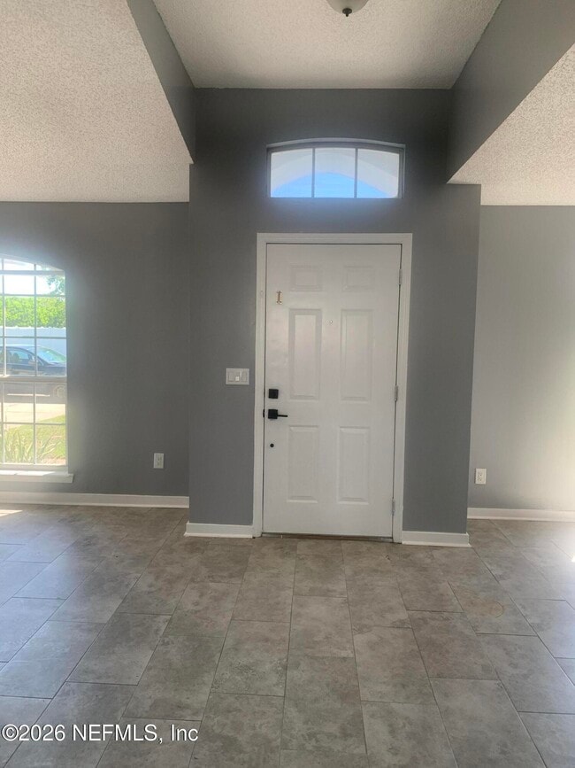 Building Photo - 1752 Glen Laurel Dr