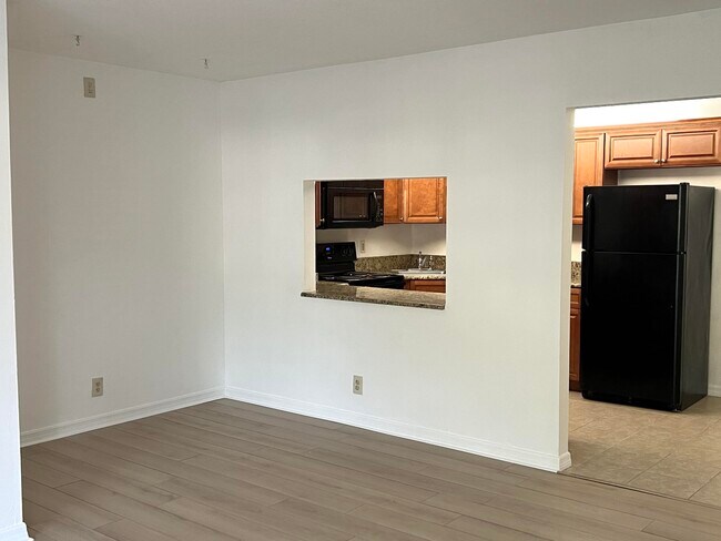 Building Photo - 1115 Green Pine Blvd