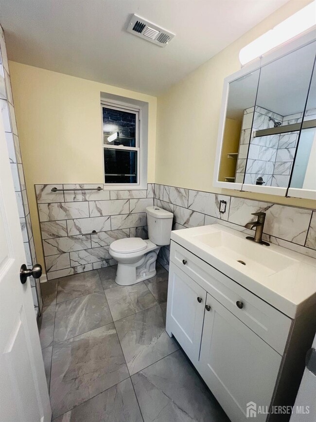 Building Photo - 362 Lawrie St