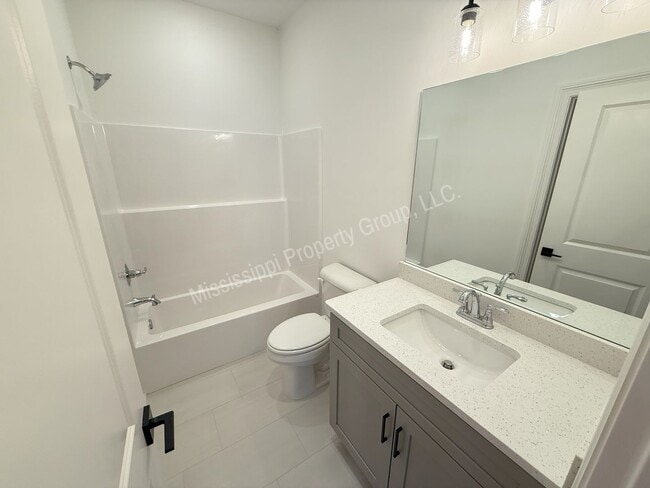 Building Photo - 3BR/3.5BA South Grove For Rent