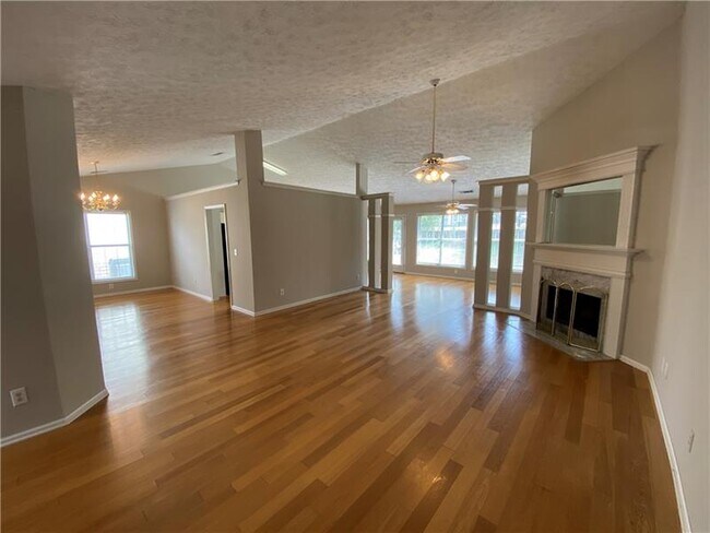 Building Photo - 2455 Millerbrook Dr