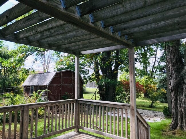 Building Photo - HOUSE CLOSE TO EVRYTHING YOU NEED.THIS HOME IS A MUST SEE!!!