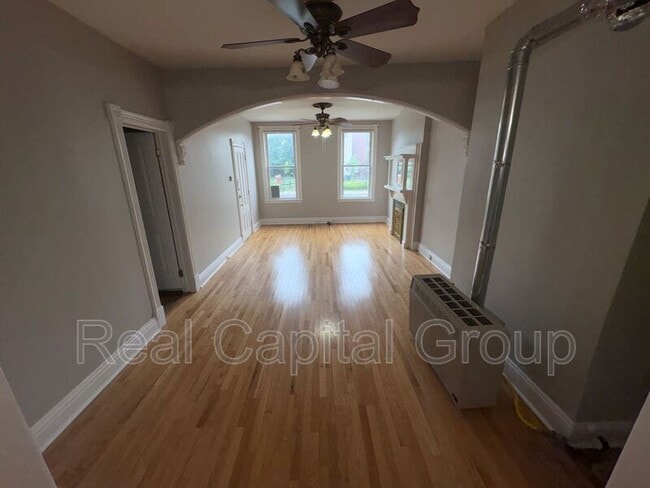 Building Photo - 412 2nd St