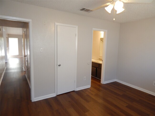 Building Photo - 204 Northpointe Ave