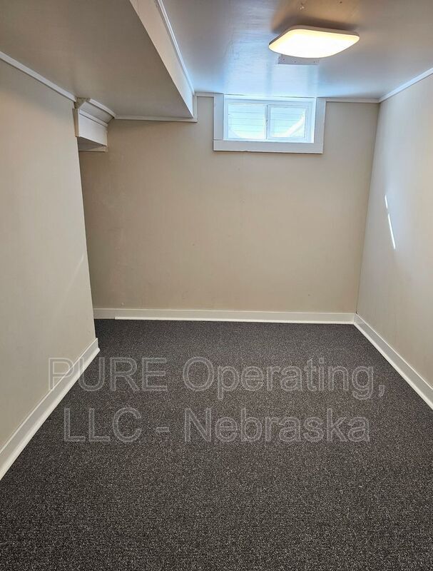 Building Photo - 1618 S 50th St