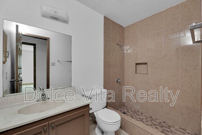 Building Photo - 2716 N 31st St