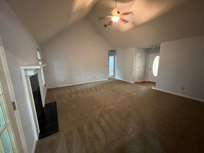 Building Photo - 121 Timber Ridge Dr
