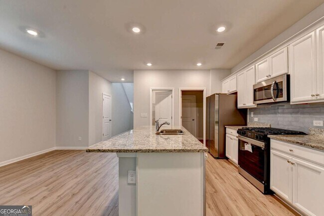 Building Photo - 175 Grey Falcon Ave