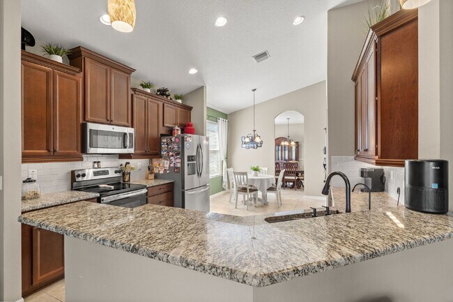 Building Photo - Beautiful Home For Rent in Brandon!