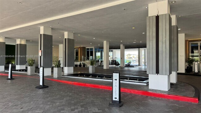 Building Photo - 400 Sunny Isles Blvd
