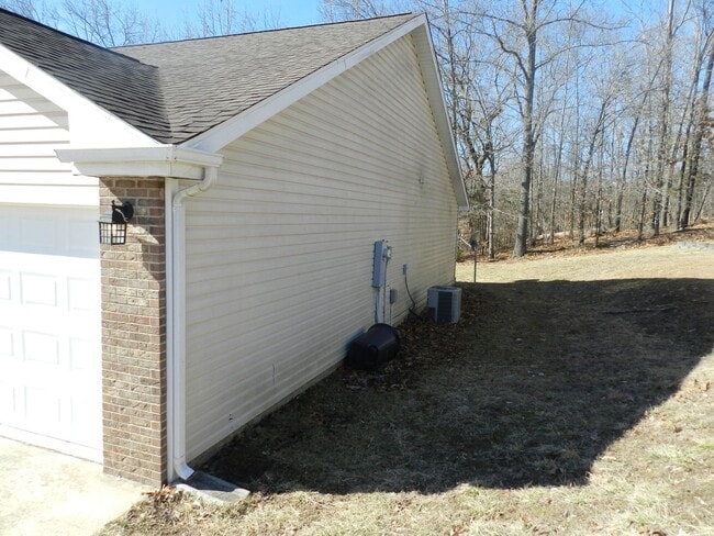 Building Photo - 24430 Tanglewood Rd
