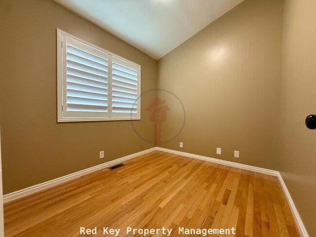 Building Photo - 474 E 1370 N