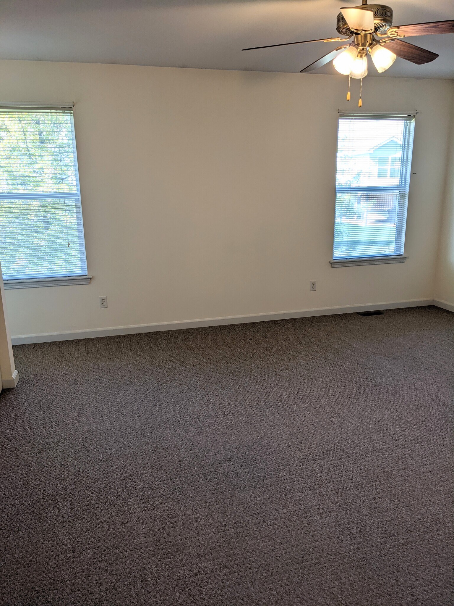 Building Photo - 1031 Arlington Ct
