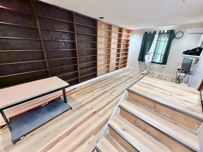 Building Photo - 28 Edgeworth St