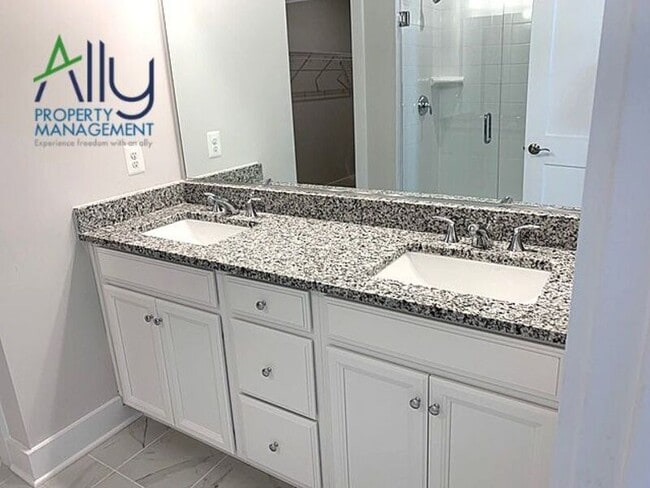 Building Photo - 822 Wesley Ln