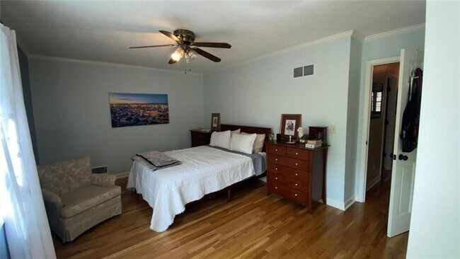 Building Photo - 2901 Victoria Dr