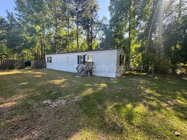 Building Photo - 9499 Wendi Dr NE